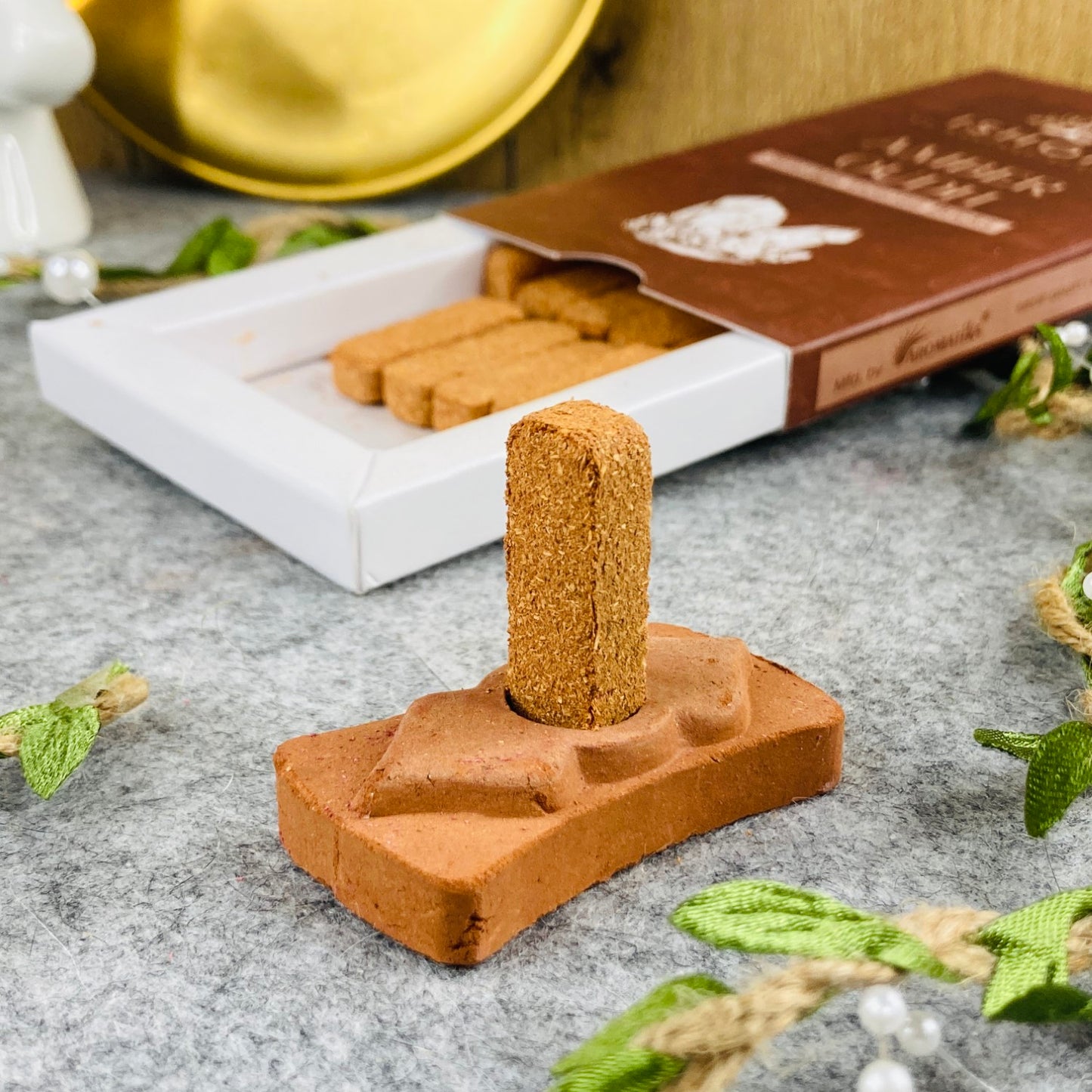 Amber Wood - Ishom Incense Bricks