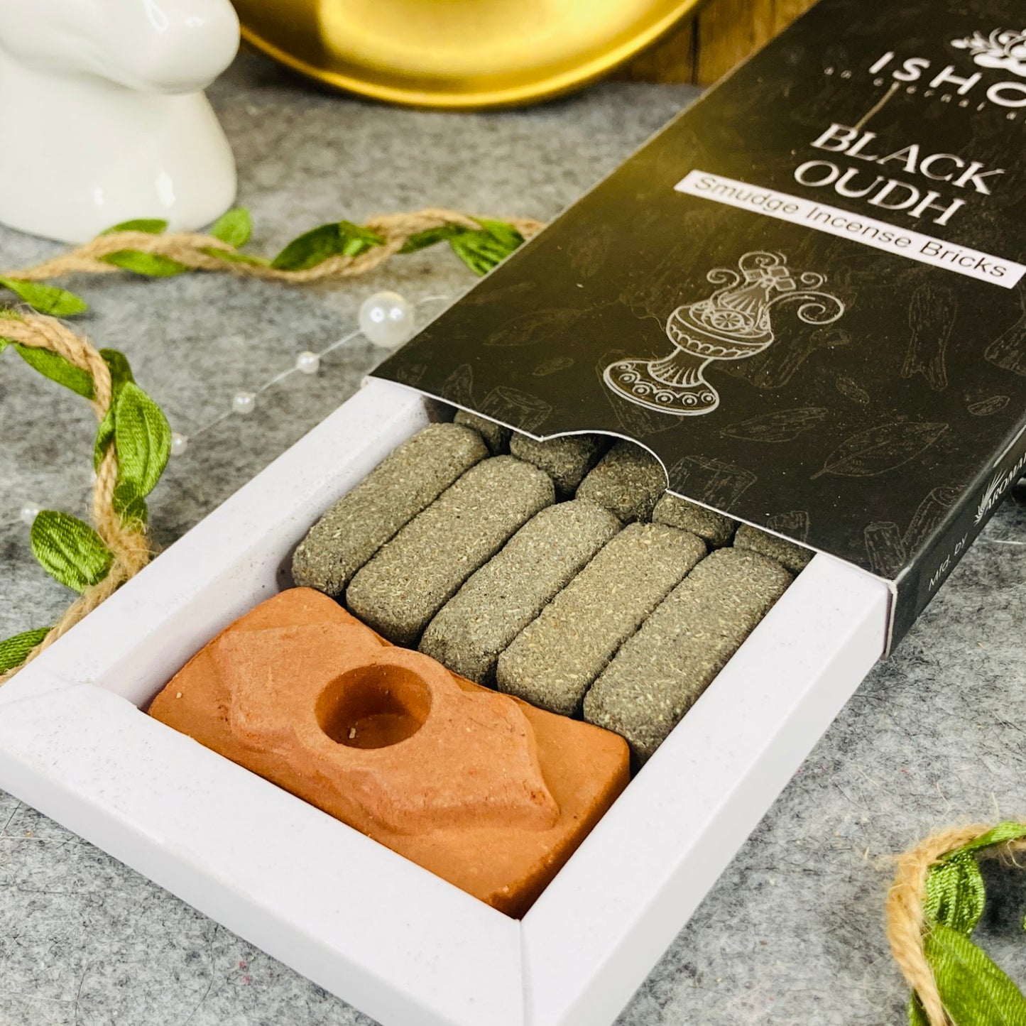 Black Oudh - Ishom Incense Bricks